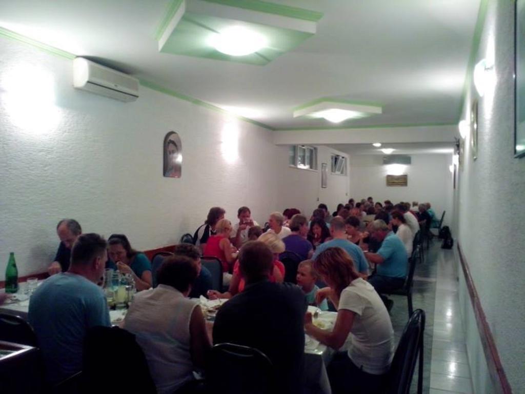 Pansion Bojic Hotel Medjugorje Ngoại thất bức ảnh
