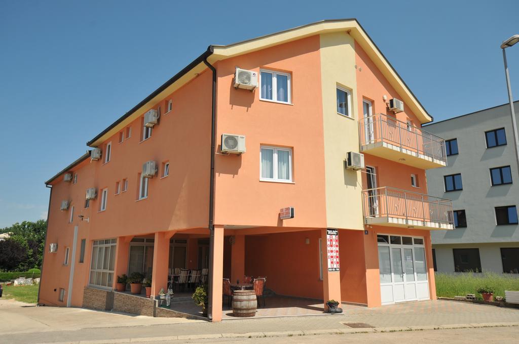 Pansion Bojic Hotel Medjugorje Ngoại thất bức ảnh