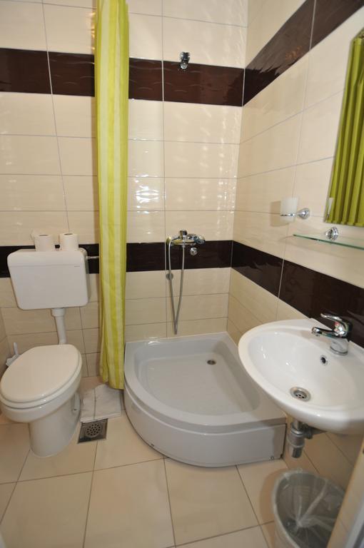 Pansion Bojic Hotel Medjugorje Ngoại thất bức ảnh